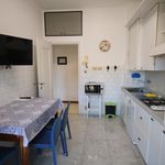Affitto 1 camera appartamento di 100 m² in Genova