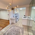 Rent 1 bedroom apartment in Van Nuys