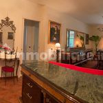 Affitto 2 camera appartamento di 155 m² in Peschiera Borromeo