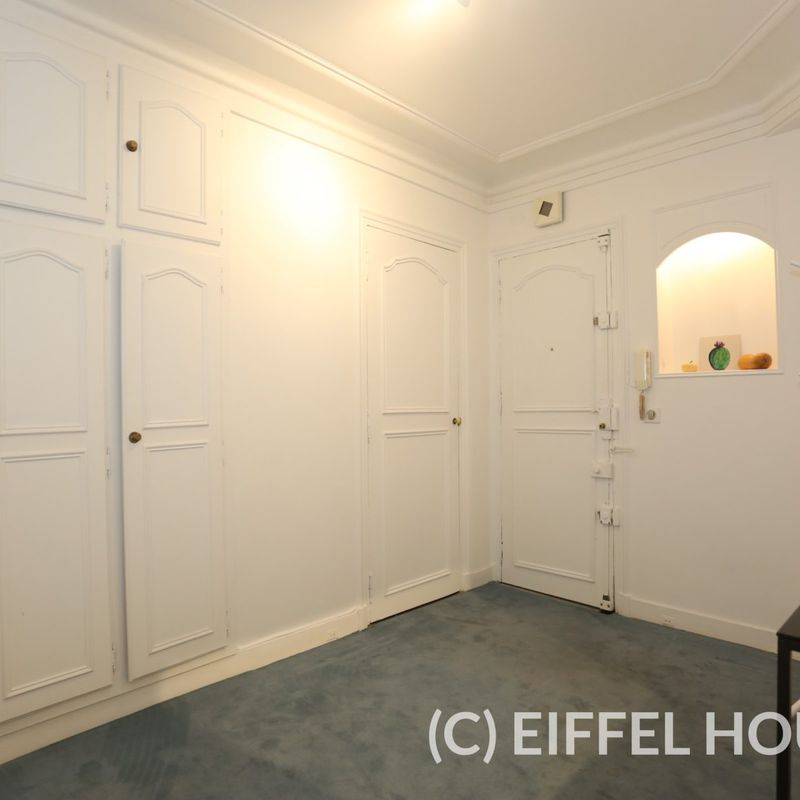 Location meublée - Rue de Grenelle - Paris 7 - 66 m2 - 2 chambres - meublé paris 6eme
