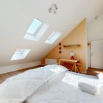 Rent 3 bedroom apartment of 19 m² in Saint-Gilles
