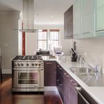 Rent 1 bedroom apartment of 815 m² in Chicago