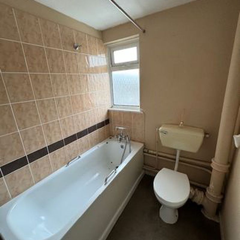 Flat to rent in Queen Street, Madeley, Telford TF7 Sutton Hill