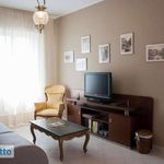 Affitto 4 camera appartamento di 120 m² in Napoli