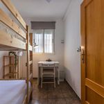 Rent 2 bedroom apartment of 150 m² in València