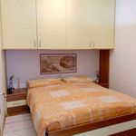 Rent 2 bedroom house of 50 m² in Torri del Benaco