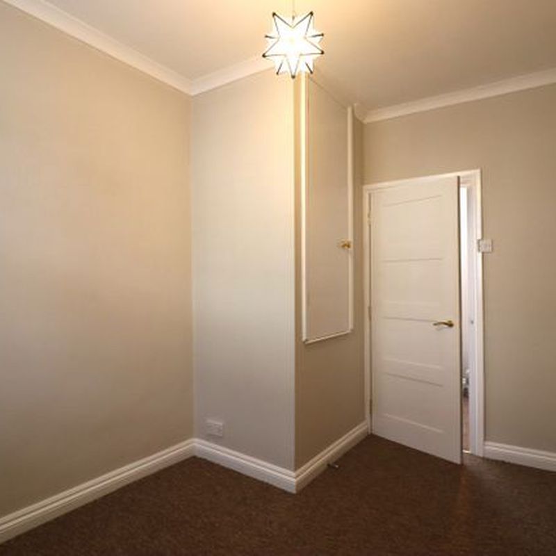 Flat to rent in Middle Street, Chepstow NP16