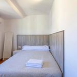 Rent 10 bedroom apartment in València