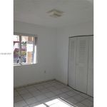 Rent 2 bedroom apartment of 868 m² in Miami