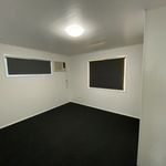 Rent 3 bedroom house of 799 m² in Moranbah