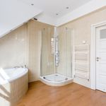 Wynajmij 7 sypialnię dom z 390 m² w Toruń