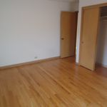 Rent 3 bedroom apartment of 92 m² in Skokie