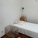 Rent a room of 75 m² in Laveiras