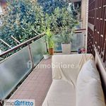 Affitto 6 camera appartamento di 210 m² in Rome