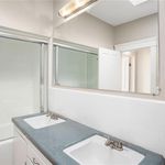 Rent 3 bedroom apartment of 143 m² in Long Beach