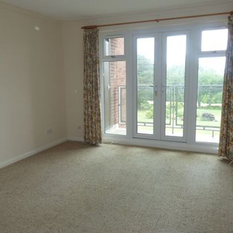 Flat to rent in Douglas Avenue, Exmouth EX8 Withycombe Raleigh