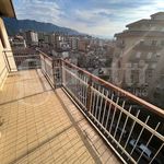 Affitto 5 camera appartamento di 130 m² in Palermo