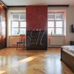 Pronajměte si 3 ložnic/e byt o rozloze 105 m² v Konstantinovy Lázně