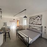 Rent 1 bedroom apartment of 40 m² in Capodimonte
