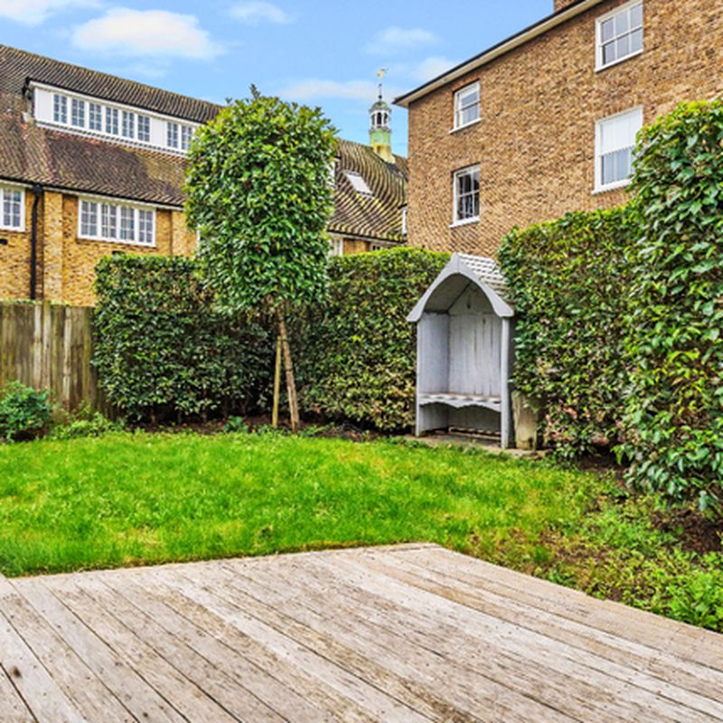 Detached house to rent in St. Johns Road, Kew, Richmond TW9