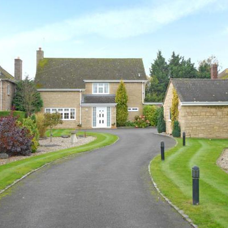3 bedroom detached house to rent Wootton
