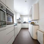 Rent a room of 140 m² in Badalona
