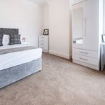 Rent 4 bedroom flat in Salford
