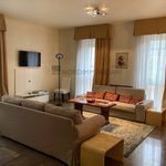 Affitto 4 camera appartamento di 195 m² in Brescia