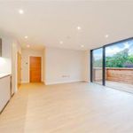 Rent 3 bedroom apartment of 94 m² in London
