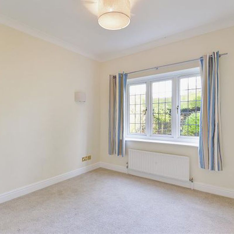 Detached house to rent in Aldersey Road, Guildford GU1 Abbotswood