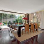 Rent 4 bedroom apartment of 991 m² in Johannesburg