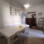Affitto 6 camera appartamento di 115 m² in Catania