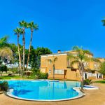 Rent 4 bedroom house of 285 m² in Alicante