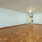 Rent 4 bedroom apartment of 262 m² in Burbank