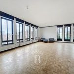 Huur 3 slaapkamer appartement van 349 m² in Brussels