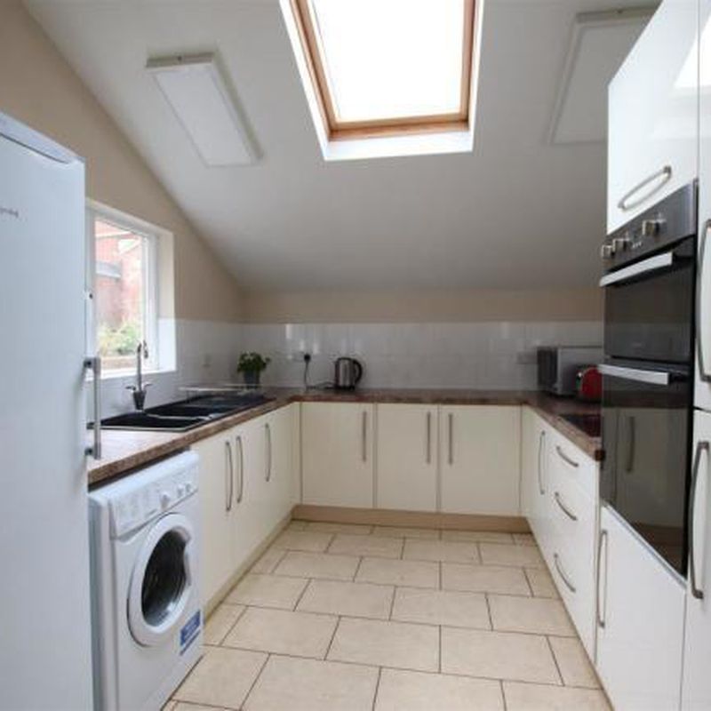 6 bedroom terraced house for rent in Raleigh Road, Exeter, EX1 Newtown