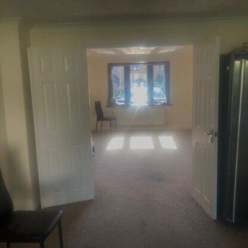 Detached house to rent in Dovedale, Luton LU2 Stopsley Common