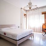 Rent a room of 190 m² in Roma