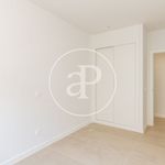 Rent 4 bedroom apartment of 171 m² in Madrid