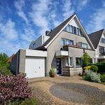 Rent 6 bedroom house in Den Hoorn