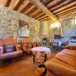 Rent 5 bedroom house of 170 m² in Lucca