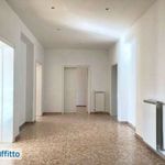 Affitto 6 camera appartamento di 281 m² in Firenze