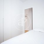 Rent 4 bedroom apartment of 135 m² in Madrid