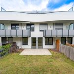 Rent 3 bedroom apartment of 109 m² in Laxenburg