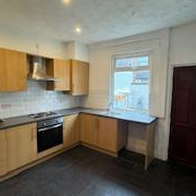 Hanover Street, Stalybridge... 2 bed terraced house to rent - £795 pcm (£183 pw) Stamford Park