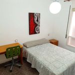 Rent a room of 90 m² in Badalona