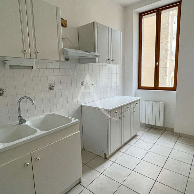 Location appartement 3 pièces 69 m² Castelnaudary (11400)