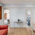 Rent a room of 69 m² in València