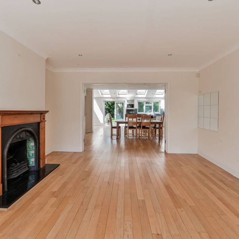 house for rent in London Oakleigh Park