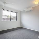 Rent 3 bedroom house of 691 m² in Mackay